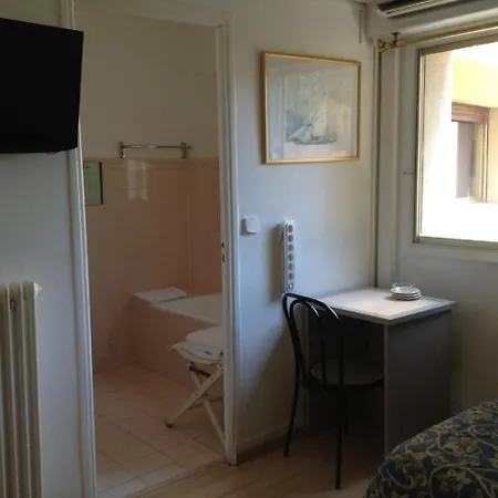 Hotel La Cle Du Sud 2*